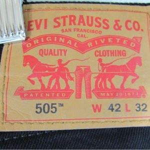NWT Levi’s 505™ REGULAR FIT MEN'S JEANS 42 x 32 BLACK